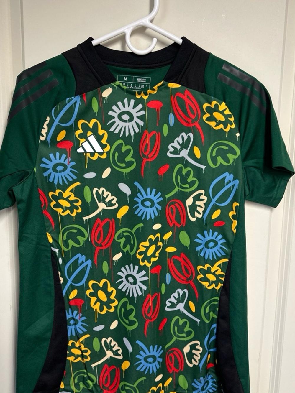 adidas Green Floral Print Short Sleeve Tee soccer jersey size m medium